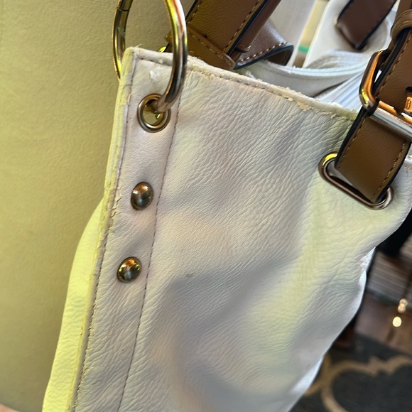Michael Kors White and Tan Shoulder Bag with Gold Hardware - Picture 5 of 14